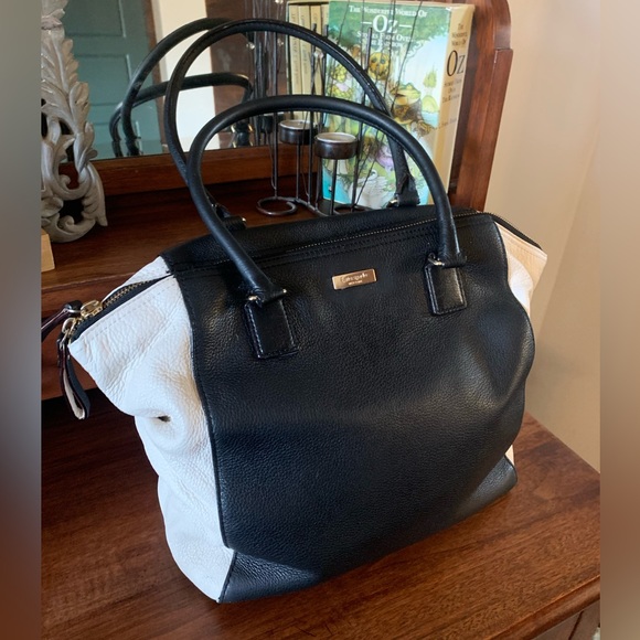 Kate Spade New York Ollie Magnolia Park - Picture 2 of 16